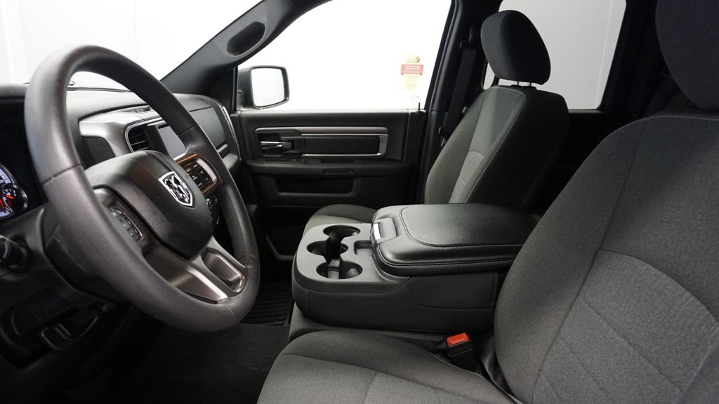 Thumbnail: 2021 RAM 1500 Classic - 27