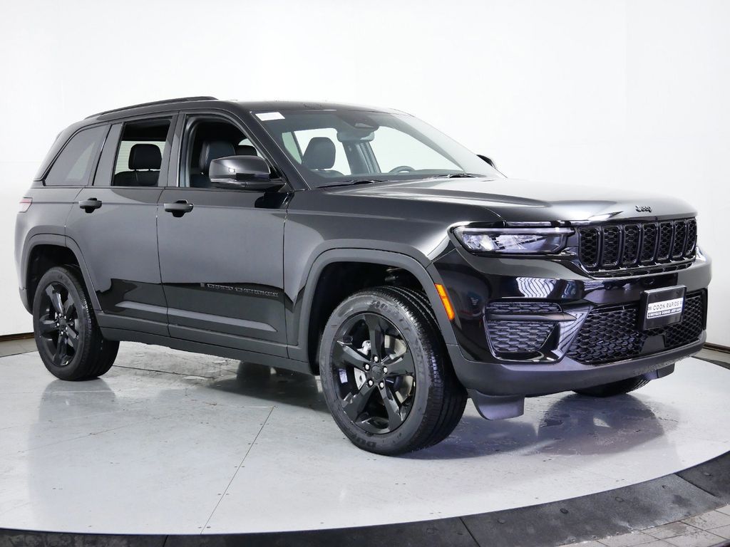 2024 Jeep Grand Cherokee Altitude 2