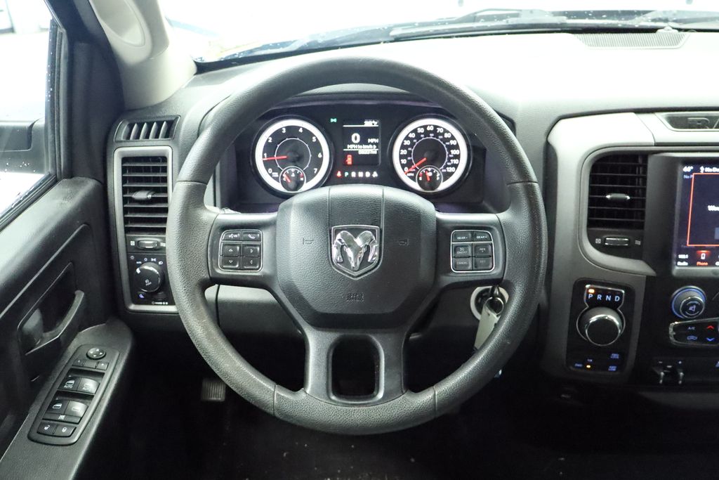 Thumbnail: 2019 RAM 1500 Classic - 26