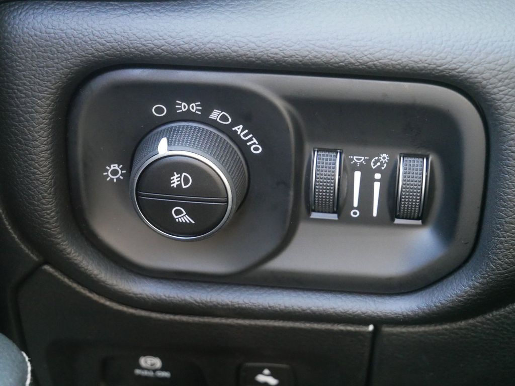 Thumbnail: 2025 RAM 1500 - 46