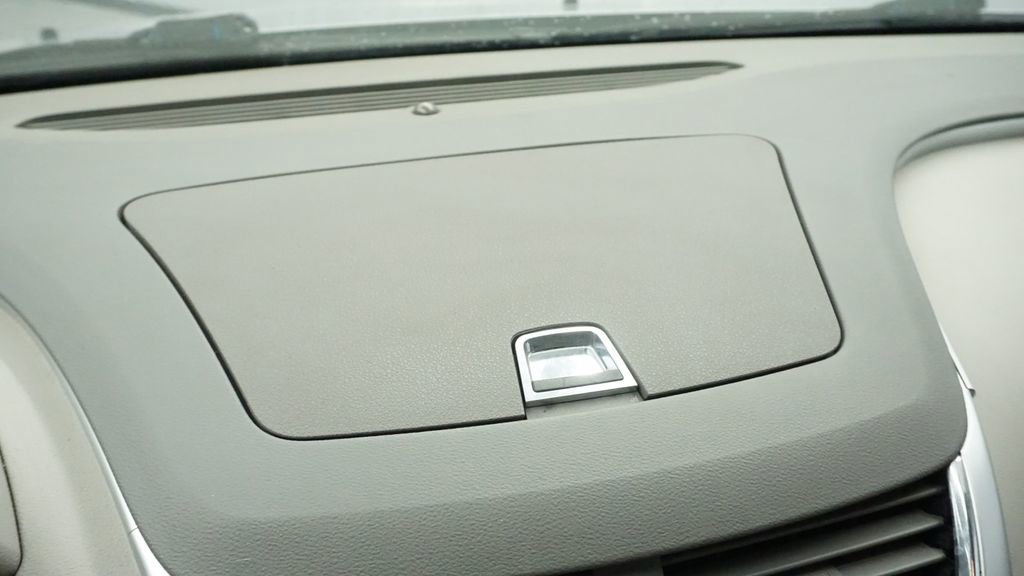 Thumbnail: 2012 Chevrolet Malibu - 35