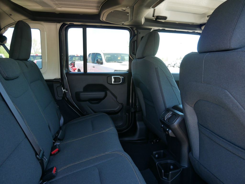 Thumbnail: 2025 Jeep Wrangler - 25