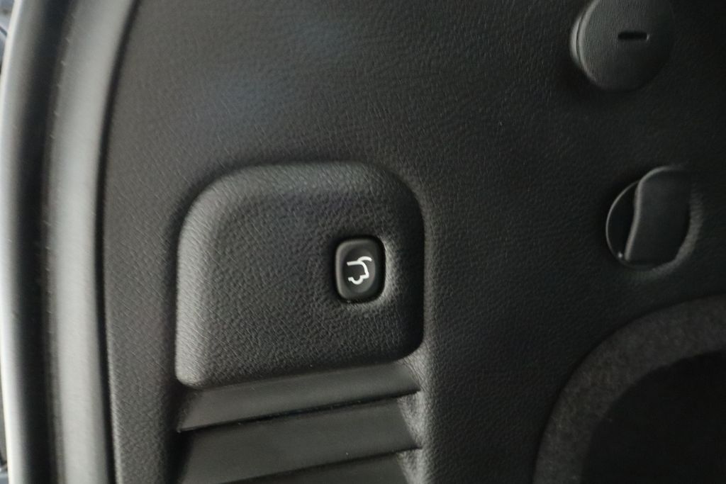 Thumbnail: 2021 Jeep Grand Cherokee - 32