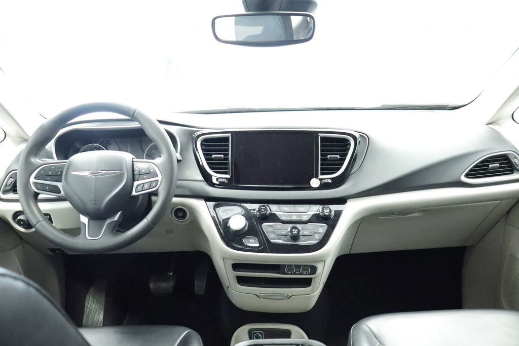 Thumbnail: 2023 Chrysler Pacifica - 23