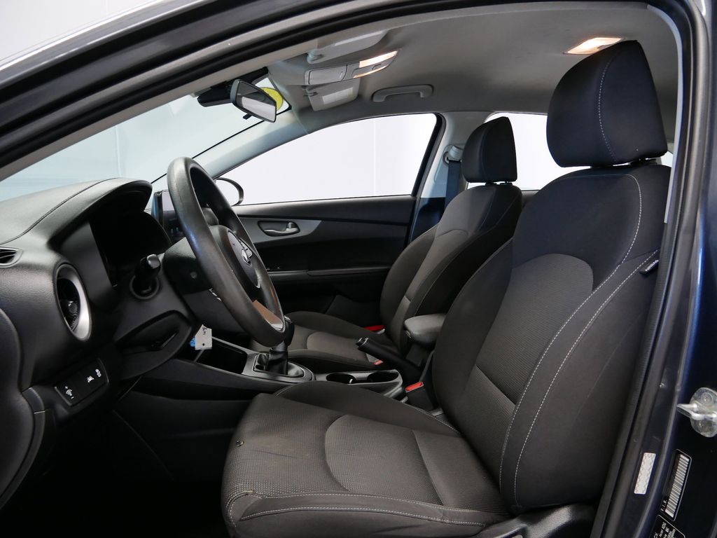 Thumbnail: 2021 Kia Forte - 3