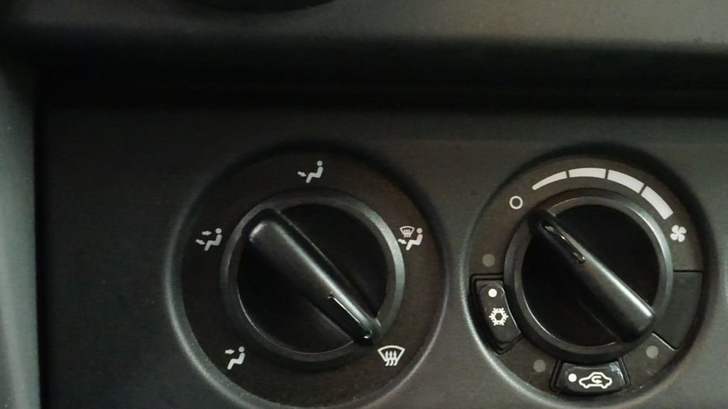 Thumbnail: 2009 Jeep Wrangler - 24