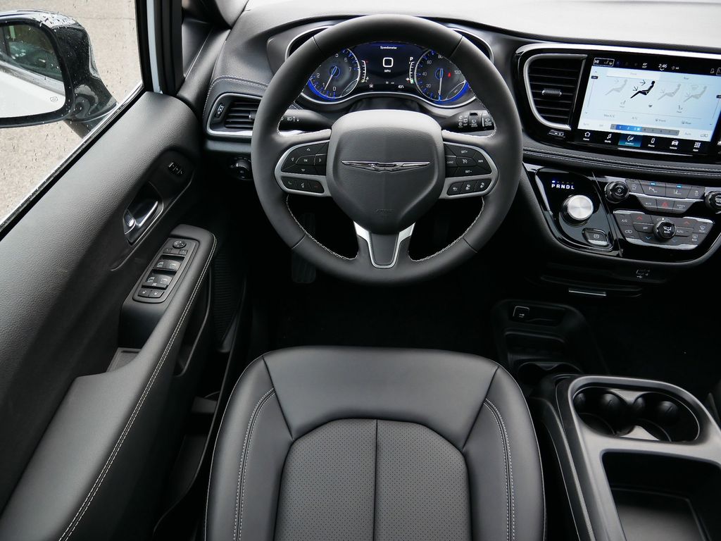 Thumbnail: 2026 Chrysler Pacifica - 13