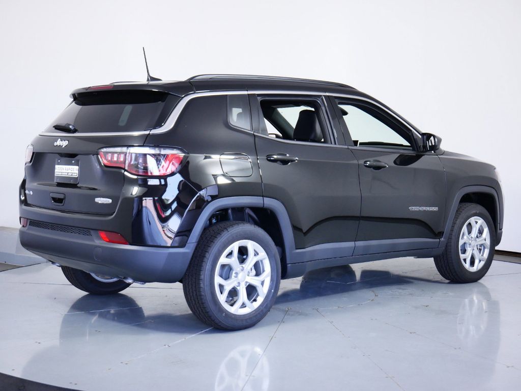 Thumbnail: 2024 Jeep Compass - 8
