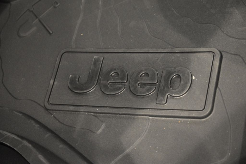 Thumbnail: 2025 Jeep Gladiator - 27