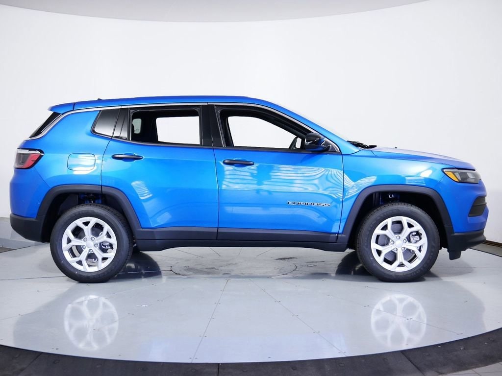 Thumbnail: 2024 Jeep Compass - 9