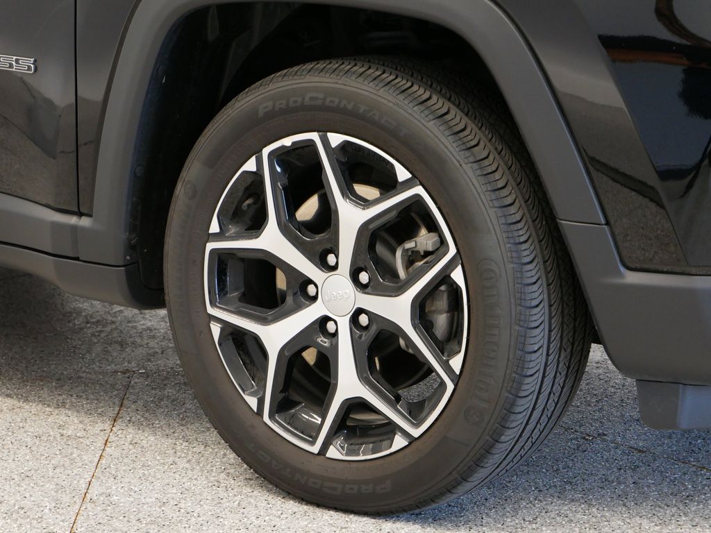 Thumbnail: 2024 Jeep Compass - 17