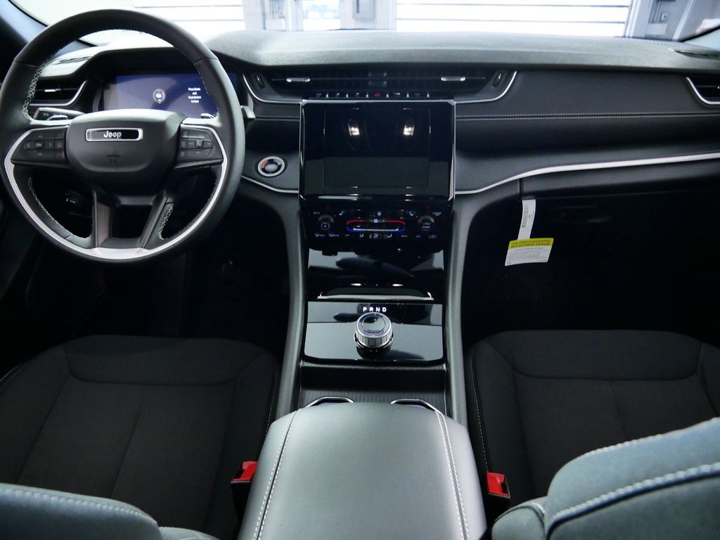 Thumbnail: 2025 Jeep Grand Cherokee - 6