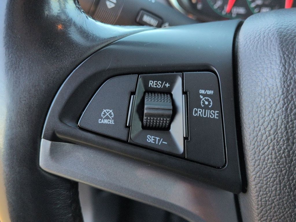 Thumbnail: 2022 Chevrolet Trax - 26