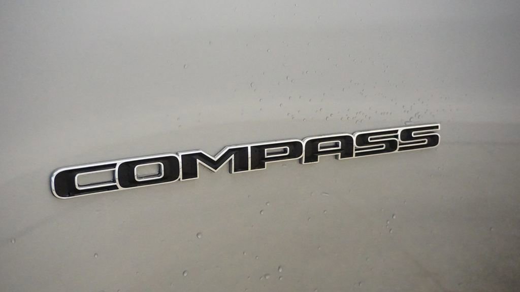 Thumbnail: 2022 Jeep Compass - 11