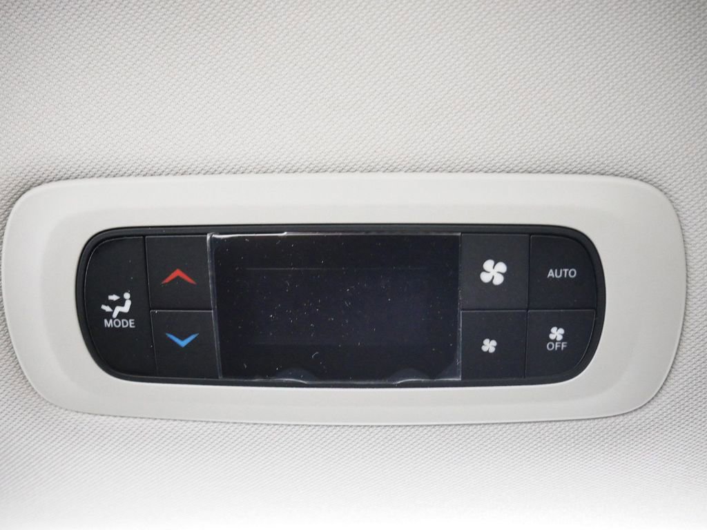 Thumbnail: 2024 Chrysler Pacifica - 32