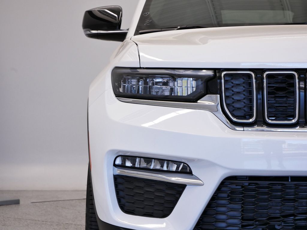 Thumbnail: 2025 Jeep Grand Cherokee - 13