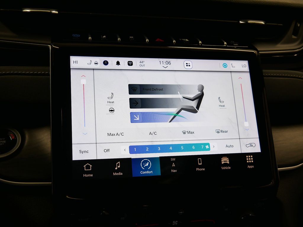 Thumbnail: 2024 Jeep Grand Cherokee - 38