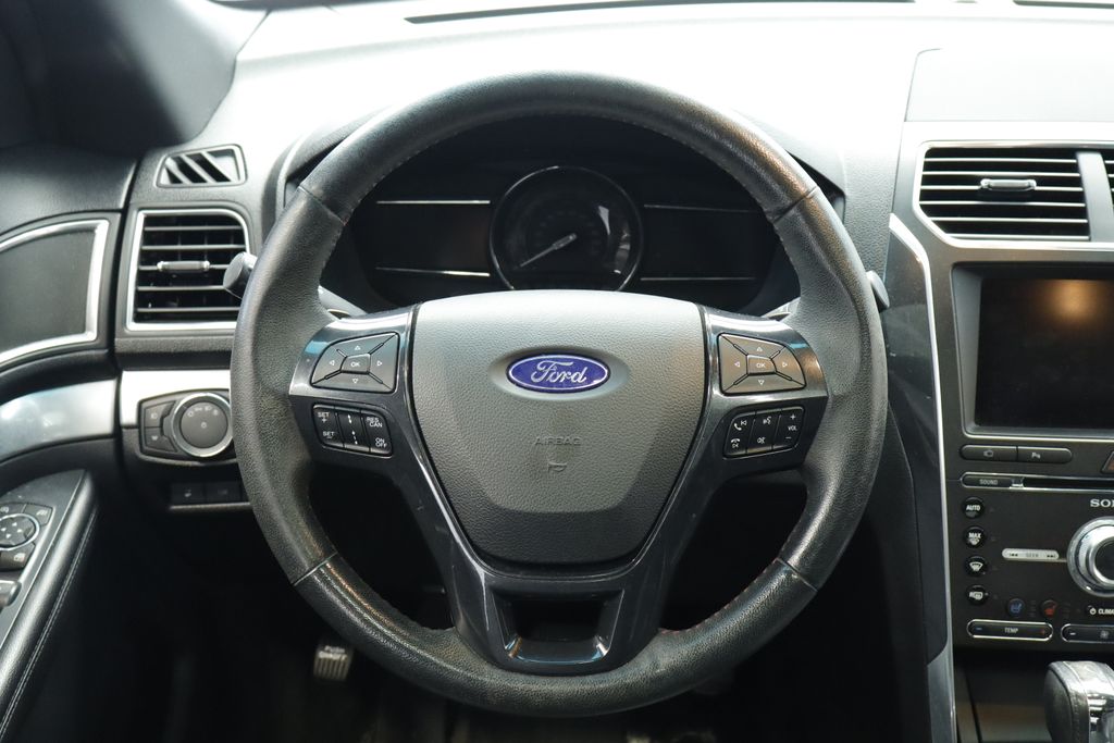 Thumbnail: 2016 Ford Explorer - 28