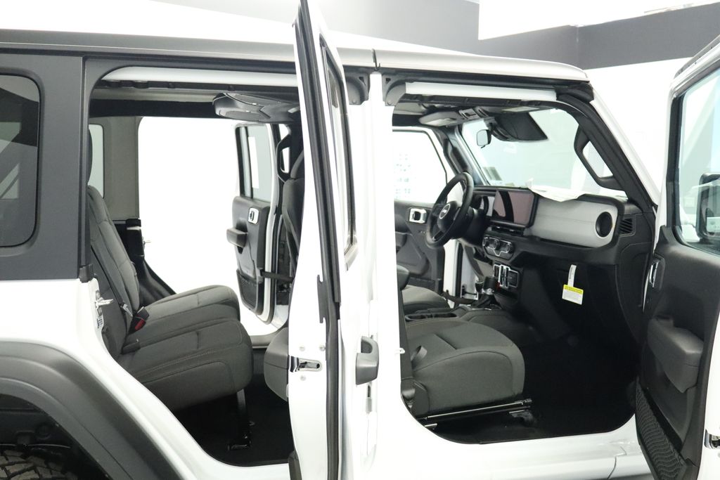 Thumbnail: 2026 Jeep Wrangler - 19