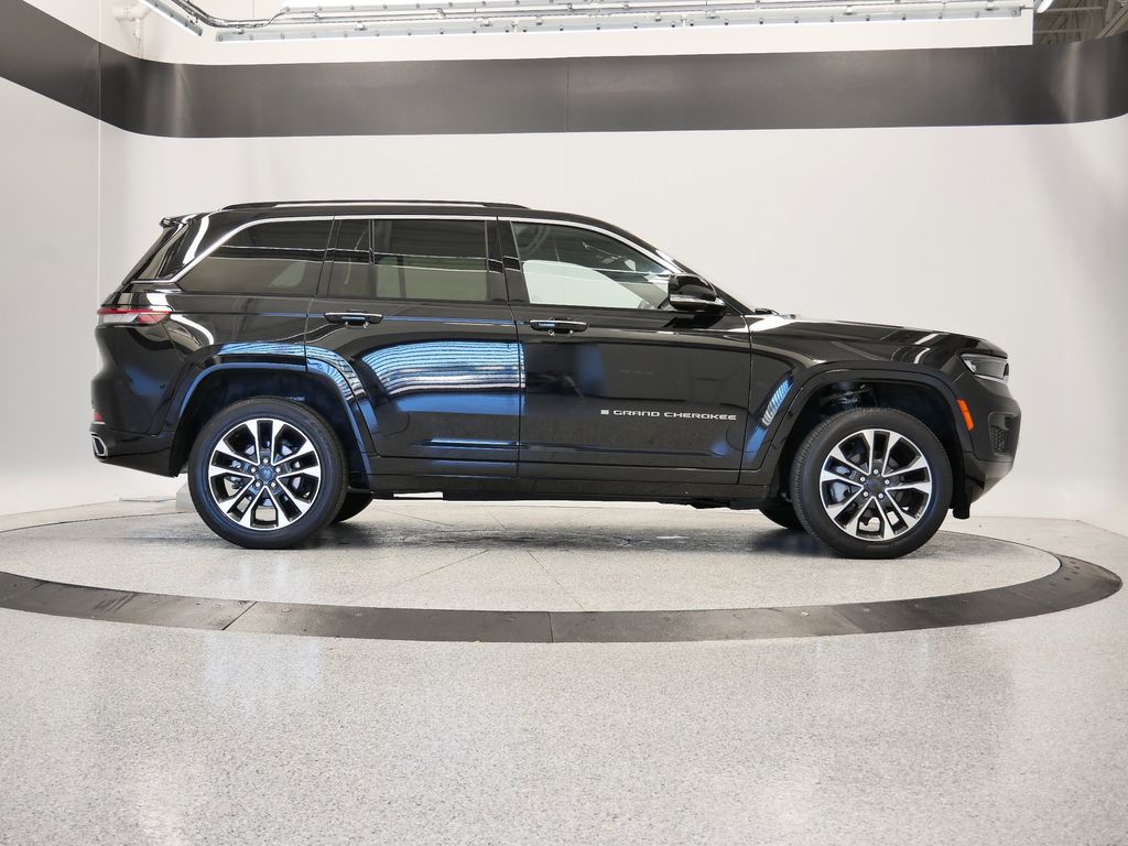 Thumbnail: 2022 Jeep Grand Cherokee - 45