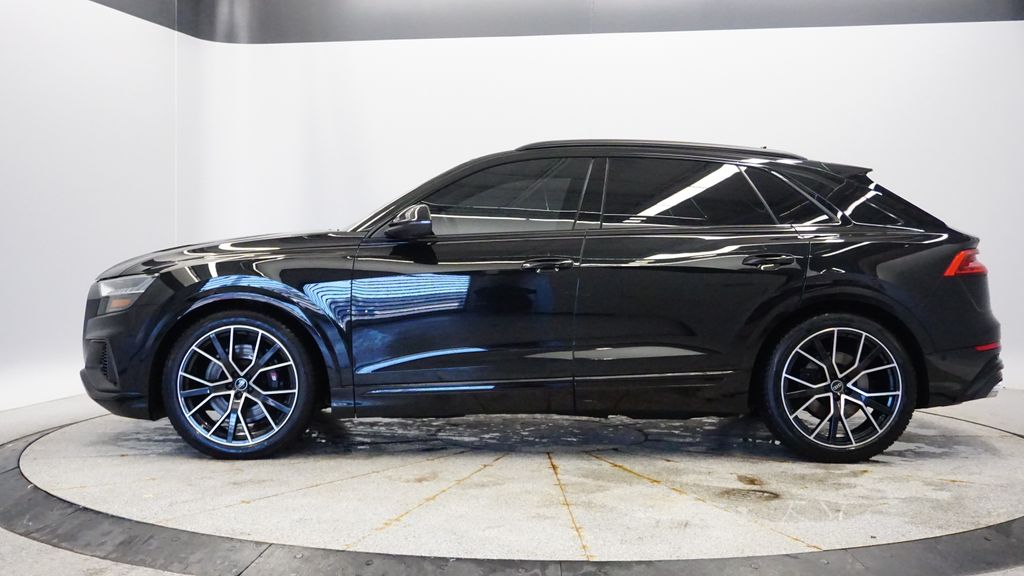 Thumbnail: 2022 Audi SQ8 - 2