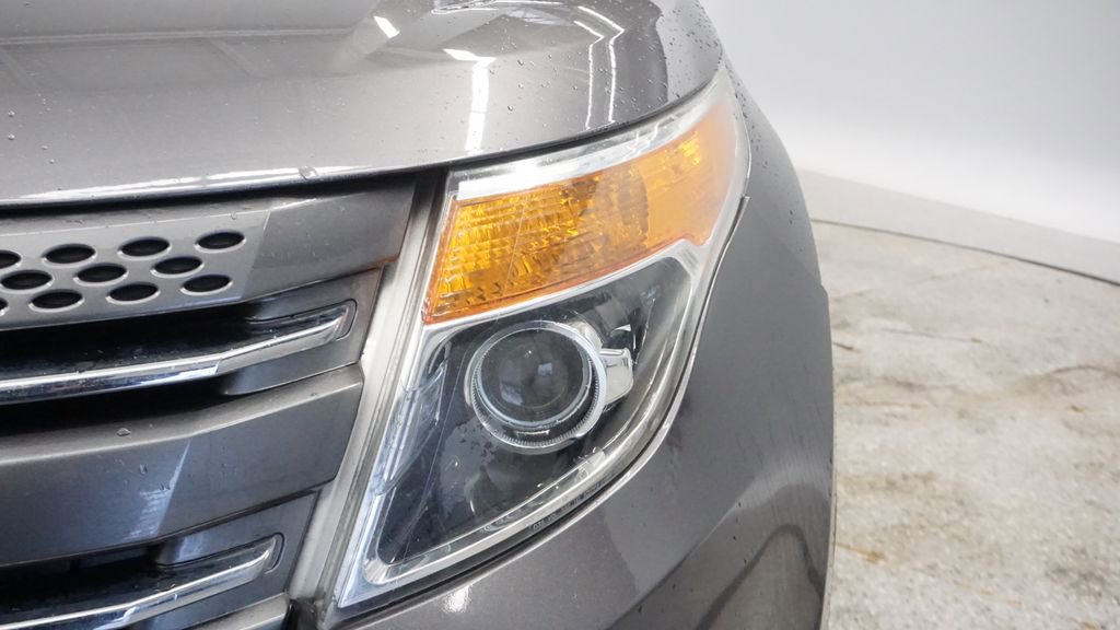 Thumbnail: 2011 Ford Explorer - 12