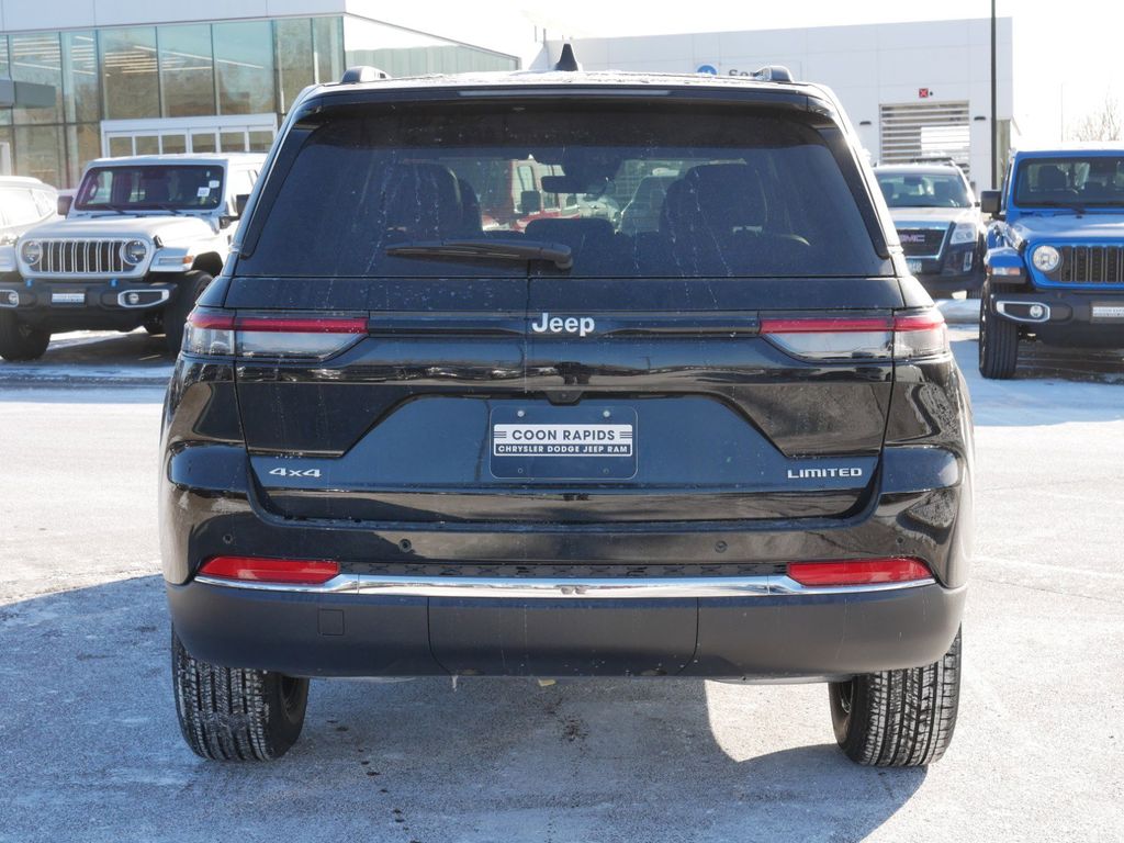Thumbnail: 2025 Jeep Grand Cherokee - 11