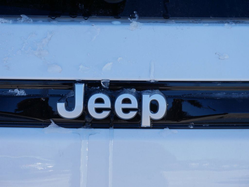 Thumbnail: 2025 Jeep Grand Cherokee - 12