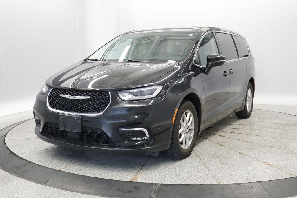 Thumbnail: 2023 Chrysler Pacifica - 1
