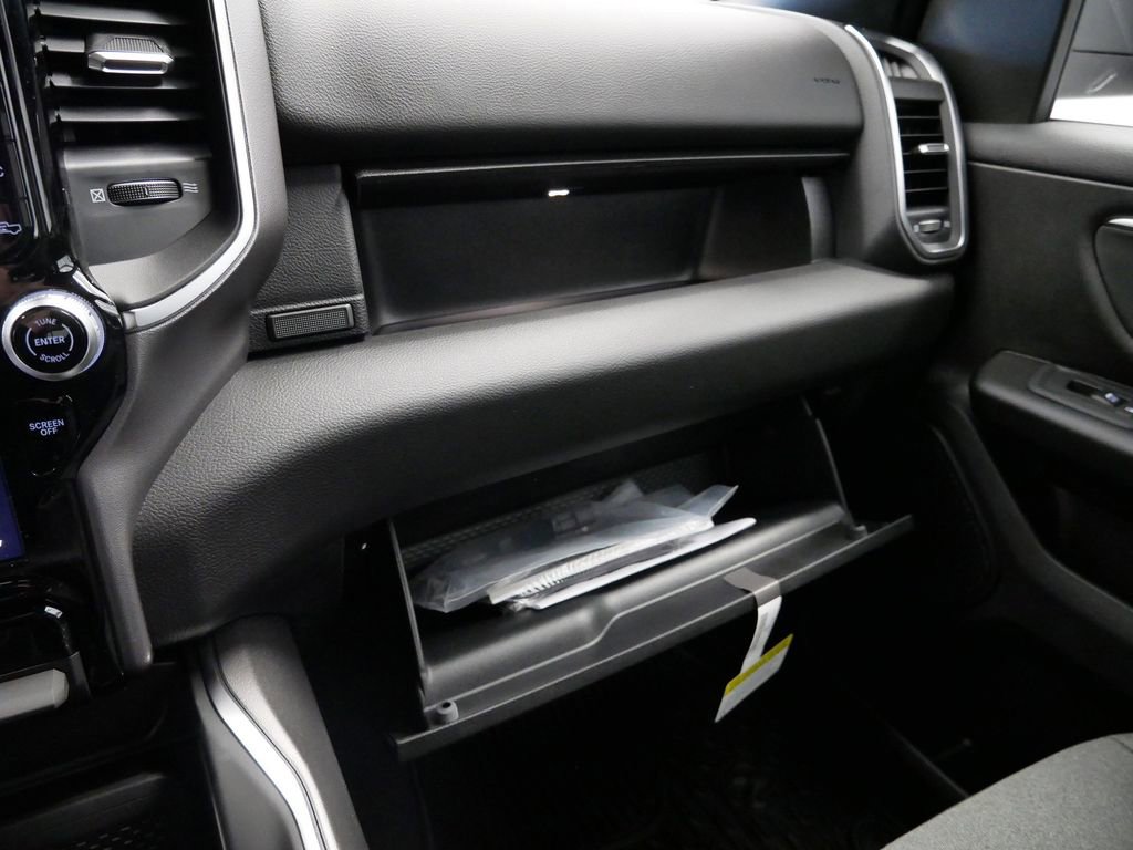 Thumbnail: 2026 RAM 1500 - 40