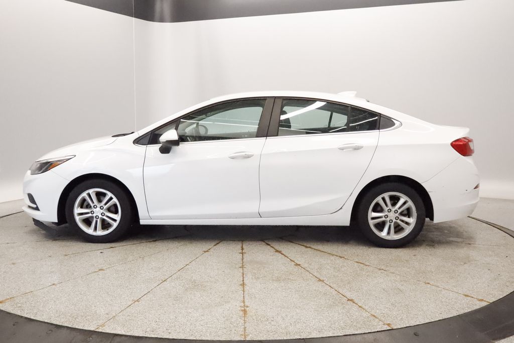 Thumbnail: 2016 Chevrolet Cruze - 6