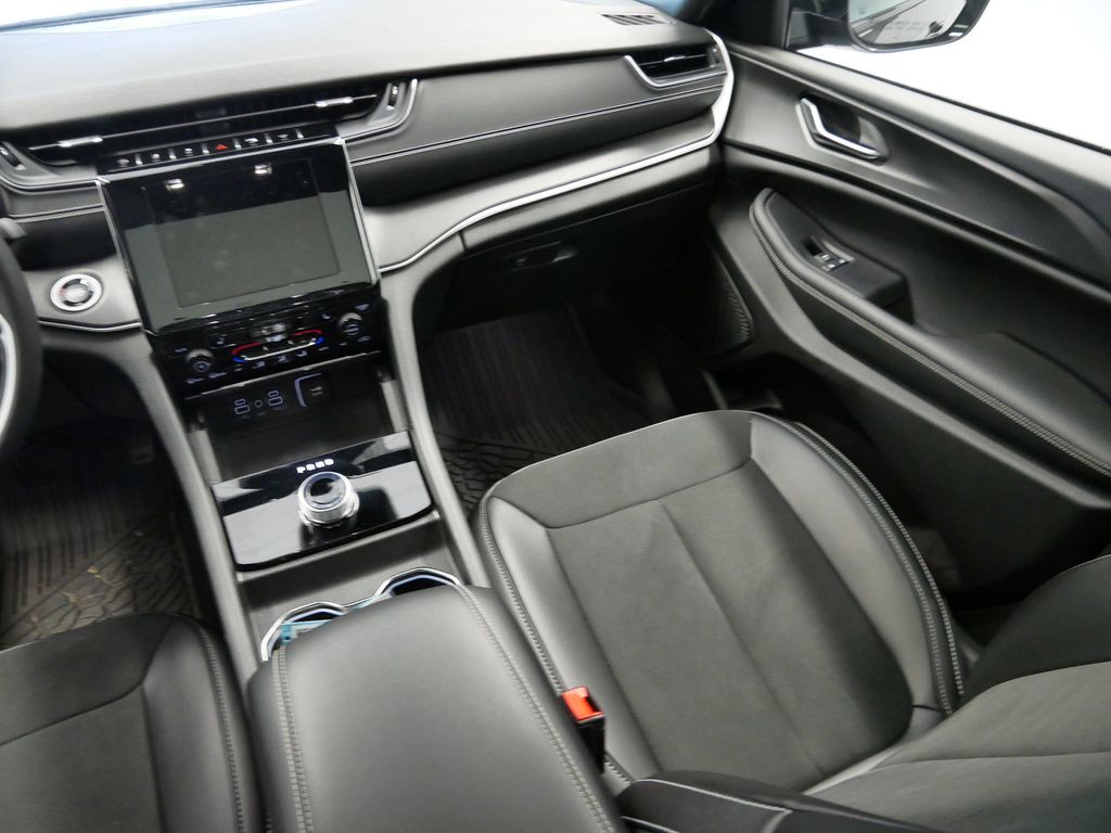 Thumbnail: 2023 Jeep Grand Cherokee - 28