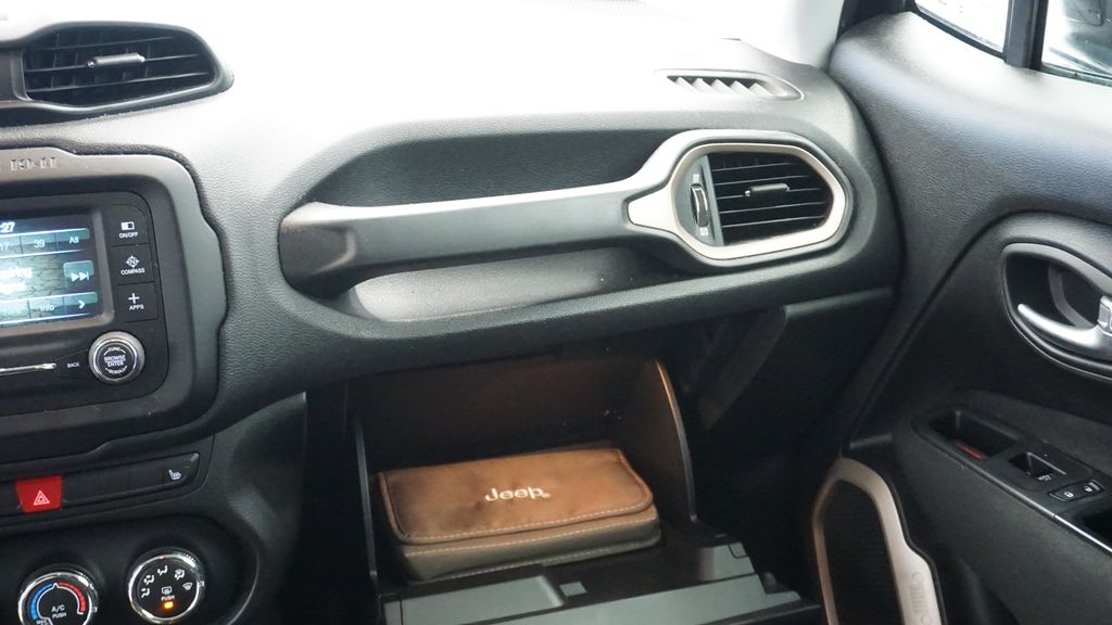 Thumbnail: 2017 Jeep Renegade - 26