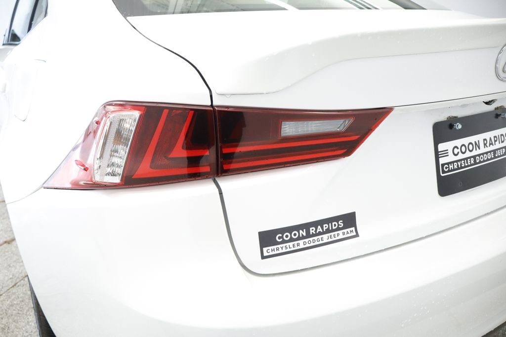 Thumbnail: 2015 Lexus IS - 16