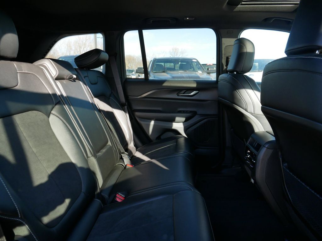Thumbnail: 2024 Jeep Grand Cherokee - 26
