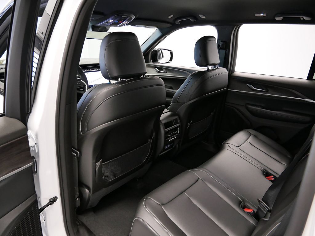 Thumbnail: 2025 Jeep Grand Cherokee - 7