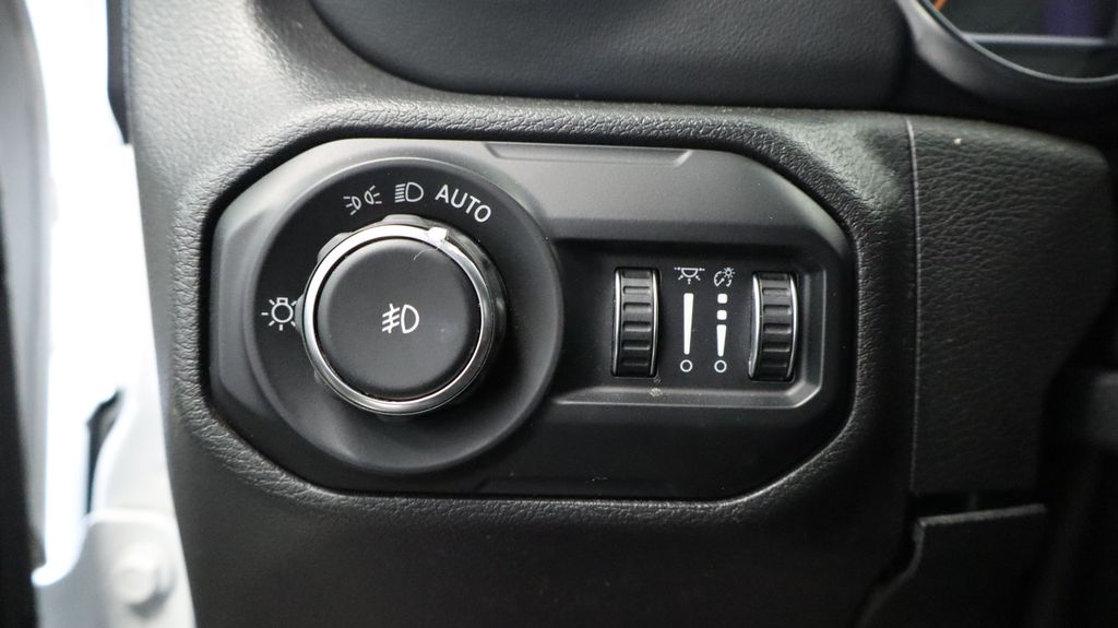 Thumbnail: 2021 Jeep Wrangler - 29