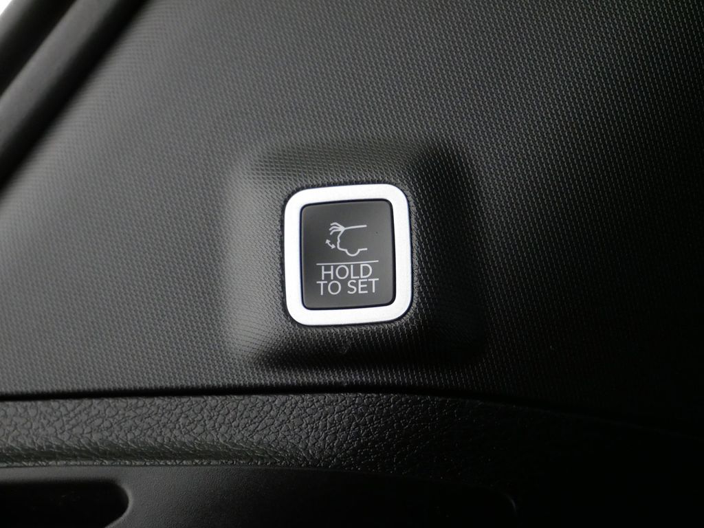 Thumbnail: 2025 Jeep Grand Cherokee - 15