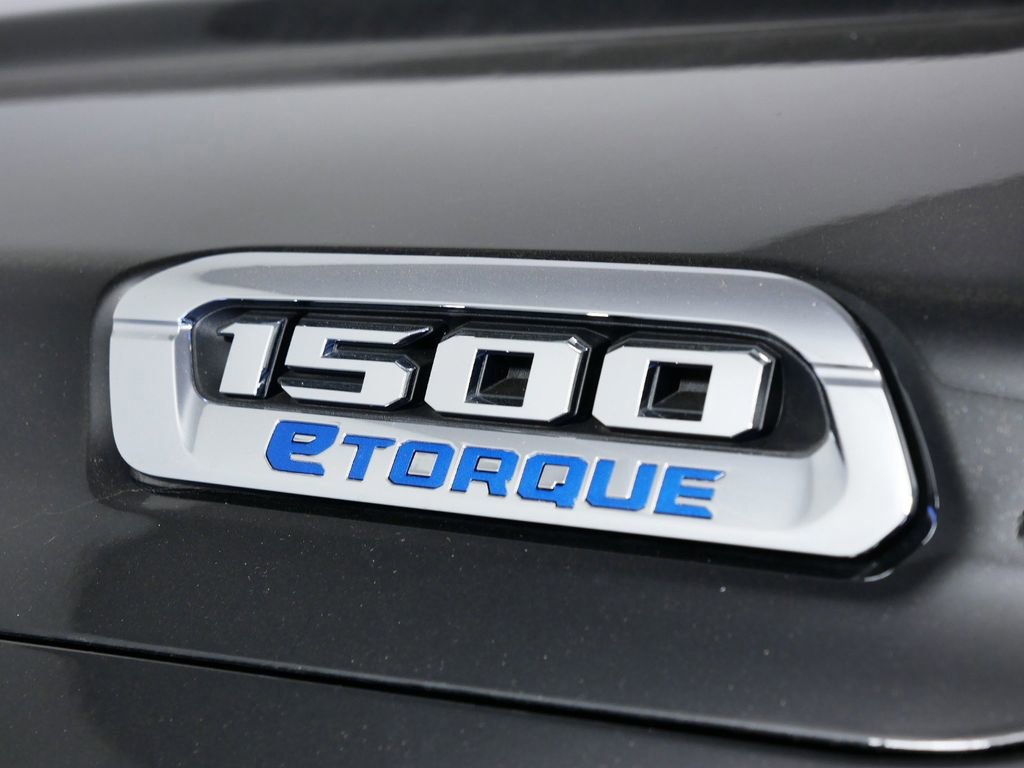 Thumbnail: 2025 RAM 1500 - 18