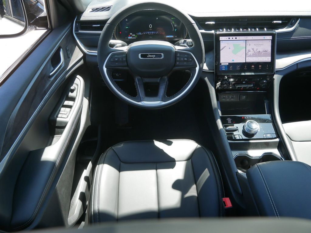 Thumbnail: 2025 Jeep Grand Cherokee - 22