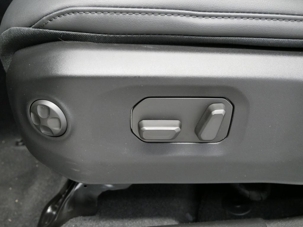 Thumbnail: 2025 Jeep Wrangler - 41