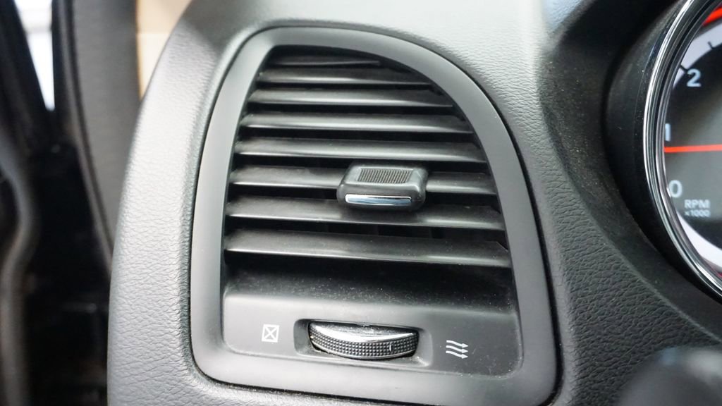 Thumbnail: 2013 Dodge Grand Caravan - 42