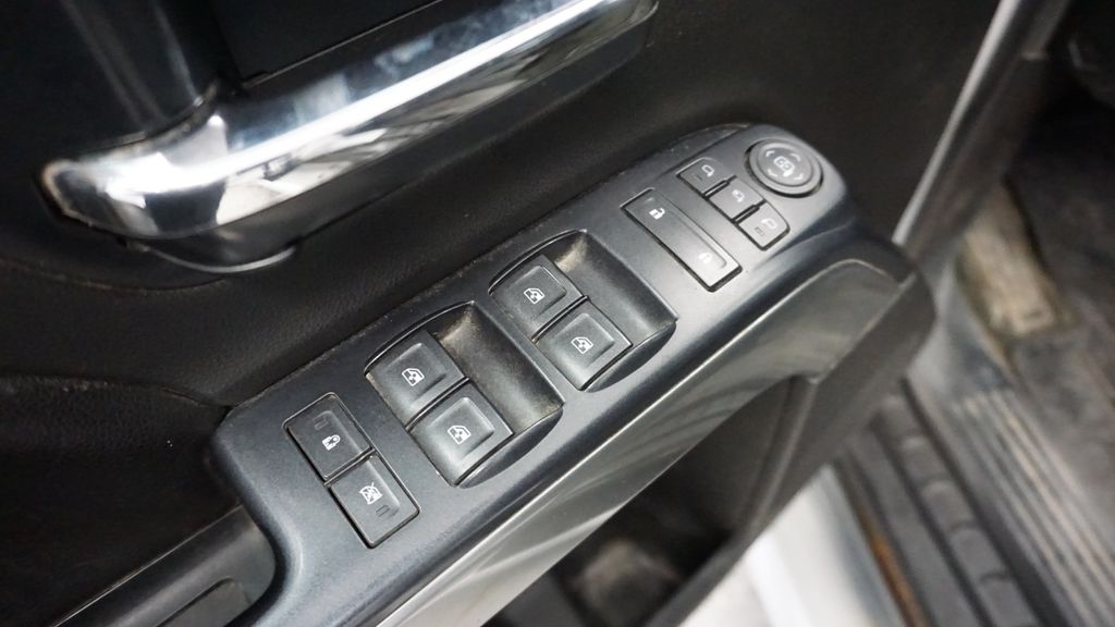 Thumbnail: 2014 Chevrolet Silverado 1500 - 29