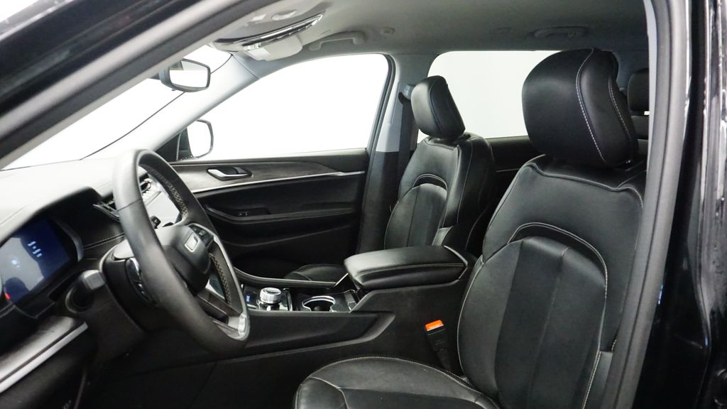 Thumbnail: 2023 Jeep Grand Cherokee L - 28