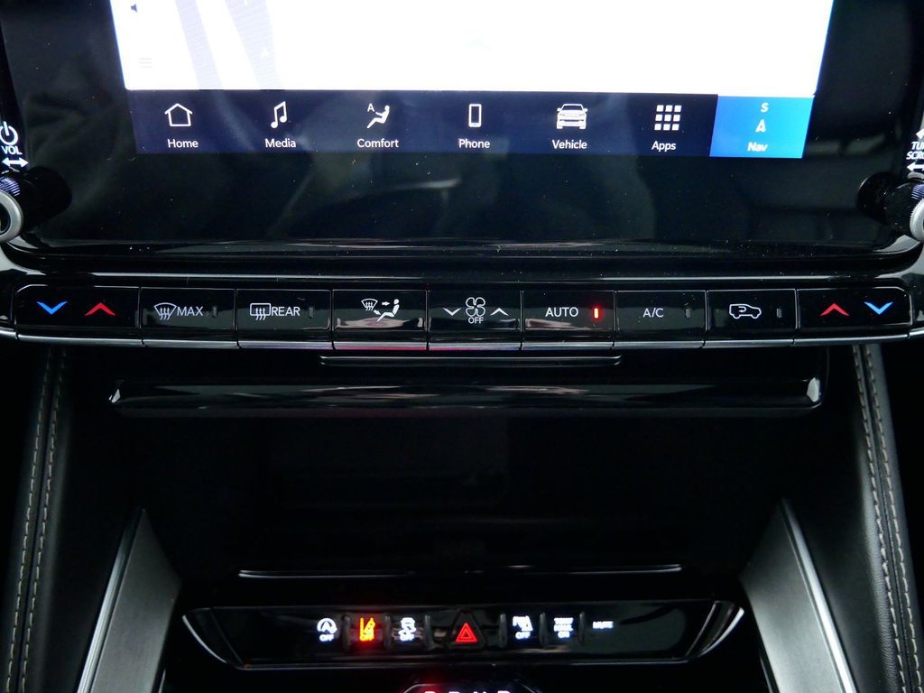 Thumbnail: 2024 Jeep Wagoneer - 46