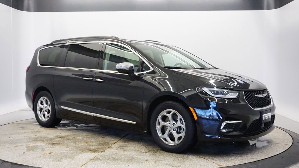 Thumbnail: 2023 Chrysler Pacifica - 7