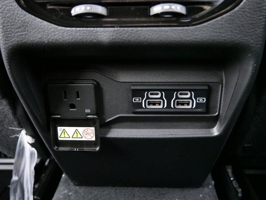 Thumbnail: 2024 Jeep Grand Cherokee - 32