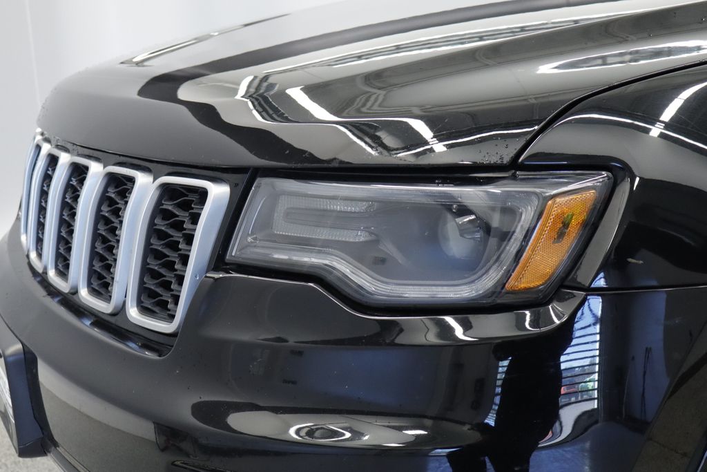 Thumbnail: 2018 Jeep Grand Cherokee - 10