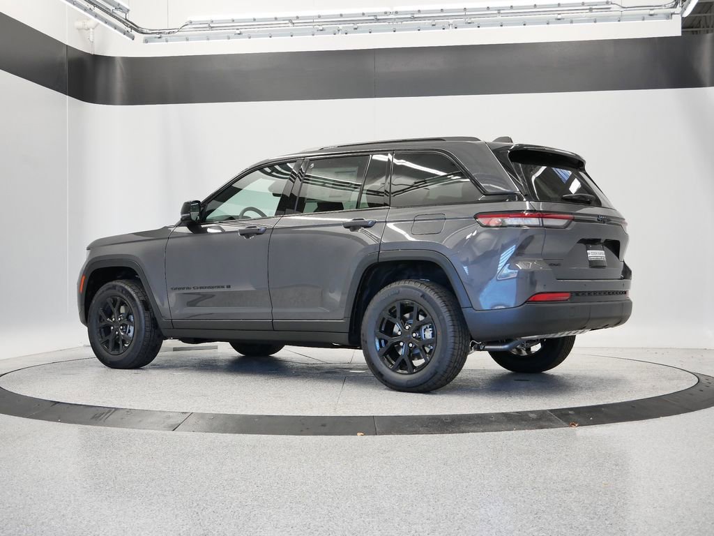 Thumbnail: 2025 Jeep Grand Cherokee - 43