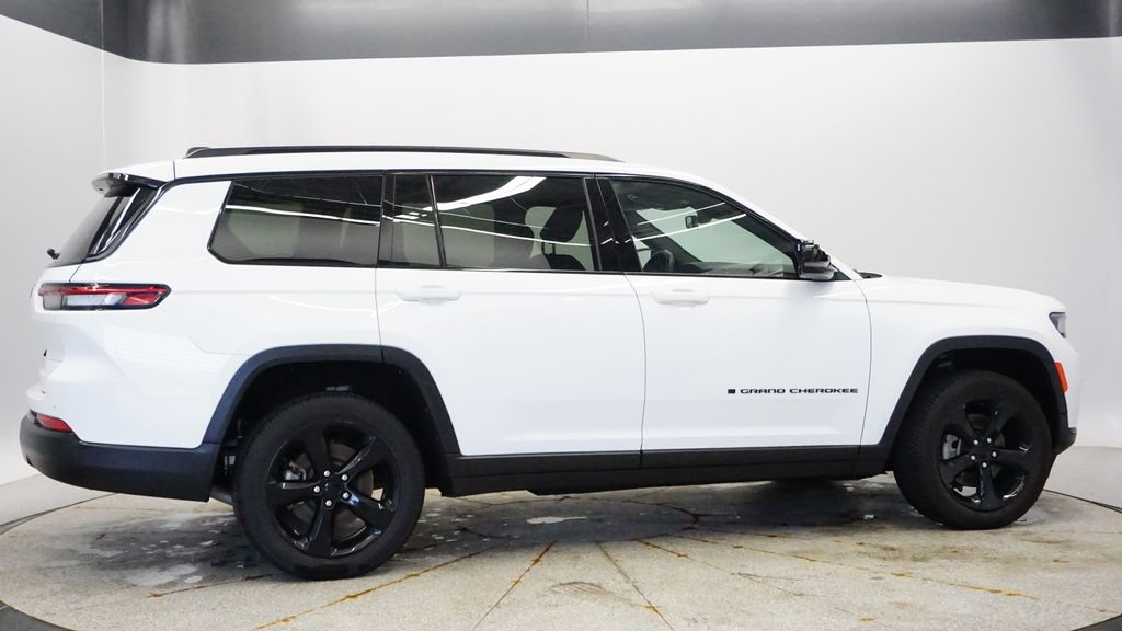 Thumbnail: 2022 Jeep Grand Cherokee L - 8